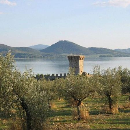 Вілла Il Borgo Antico Monte del Lago Екстер'єр фото