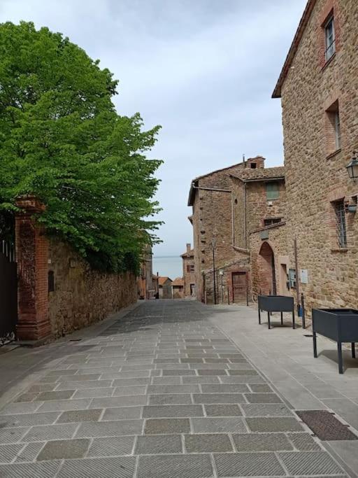 Вілла Il Borgo Antico Monte del Lago Екстер'єр фото