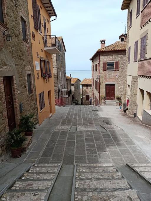 Вілла Il Borgo Antico Monte del Lago Екстер'єр фото