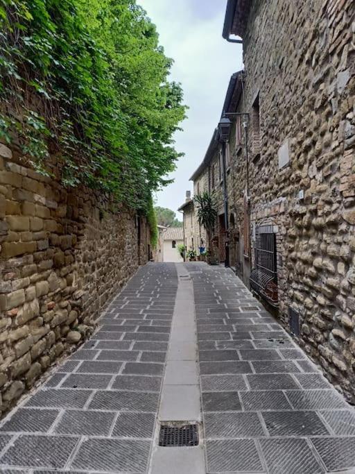 Вілла Il Borgo Antico Monte del Lago Екстер'єр фото