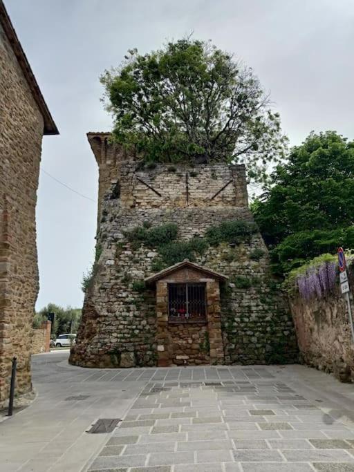 Вілла Il Borgo Antico Monte del Lago Екстер'єр фото