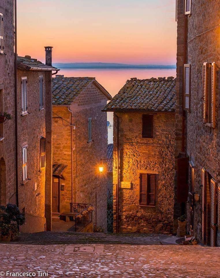 Вілла Il Borgo Antico Monte del Lago Екстер'єр фото